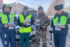 Автоинспекторы и дружинники Кабанского района провели акцию «В салоне ребенок» Автоинспекторы и дружинники Кабанского района провели акцию «В салоне ребенок»